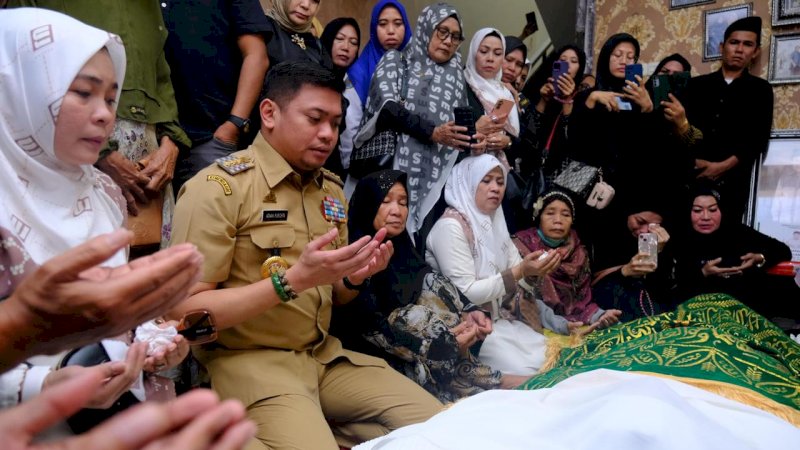 Bupati Gowa Melayat ke Rumah Duka Ustaz Usman Jasad