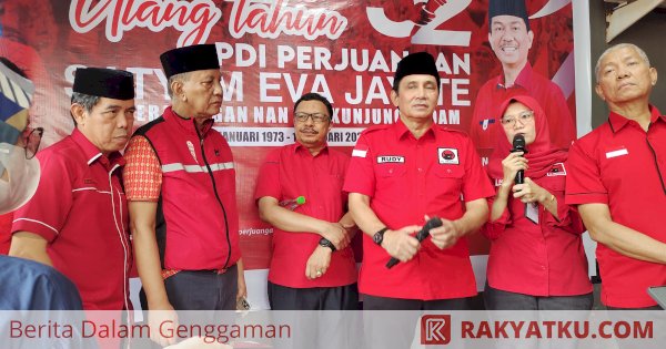 PDIP Sulsel Bagikan Bibit Ikan Hingga Gerobak UMKM ke Masyarakat