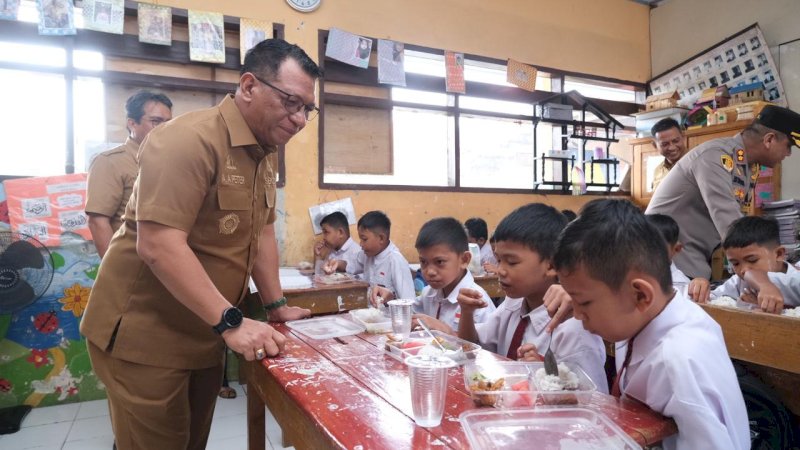 Gowa Mulai Program Makan Bergizi Gratis di 17 Sekolah