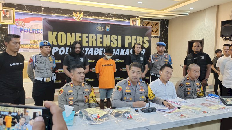 Kapolrestabes Makassar, Kombes Arya Perdana saat memberikan keterangan pers. (Dok Rakyatku)