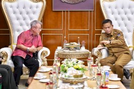 Prof Fadjry Djufry Diundang Hadiri Prosesi Sakral Arak-arakan Dewa