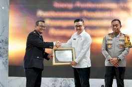 Jufri Rahman Terima Penghargaan dari DJBC Sulbagsel