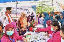 Prof Fadjry Tinjau Uji Coba Makan Bergizi dan Pemeriksaan Kesehatan Gratis di Luwu