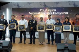 Selamat, Bea Cukai Makassar Terima Penghargaan melalui Program NLE : Wujud Dedikasi dalam Mendukung Ekosistem Logistik Nasiona