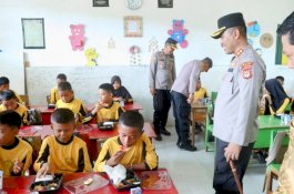 Uji Coba Program Makan Bergizi Gratis Diselenggarakan di SDN 304 Temabarang Wajo