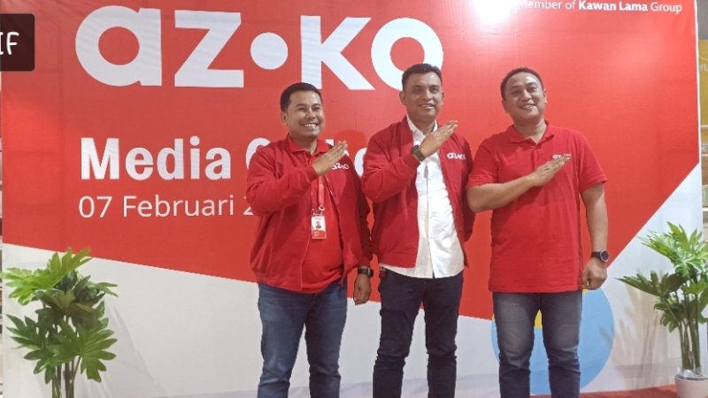 ki-kan Store OperationArea Manager Sulawesi, Maluku dan Papua Syahril, General Manager store & Operation AZKO Amir Situmorang