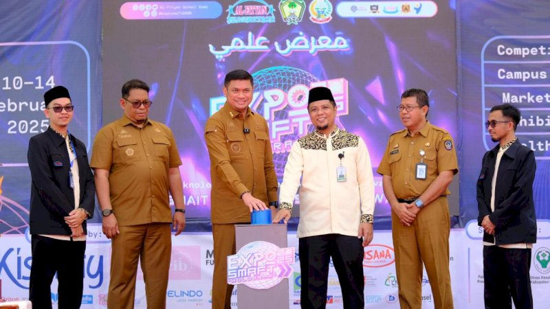 Bupati Gowa Buka Expo Smaft Hologram 2025 Al-Fityan School