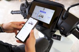 Tetap Update dan Terkoneksi Saat di Jalan dengan RoadSync Duo pada Honda CUV  e