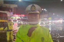 Lalulintas Maros Menuju Makassar Mulai Bergerak Setelah Air Surut