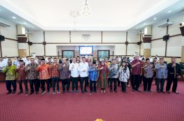 Penjabat Gubernur Kukuhkan Pengurus FPK Provinsi Sulsel