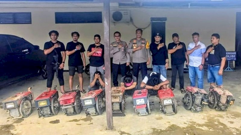 Beraksi Lintas Kabupaten, Empat Pencuri Belasan Mesin Traktor Ditangkap di Wajo