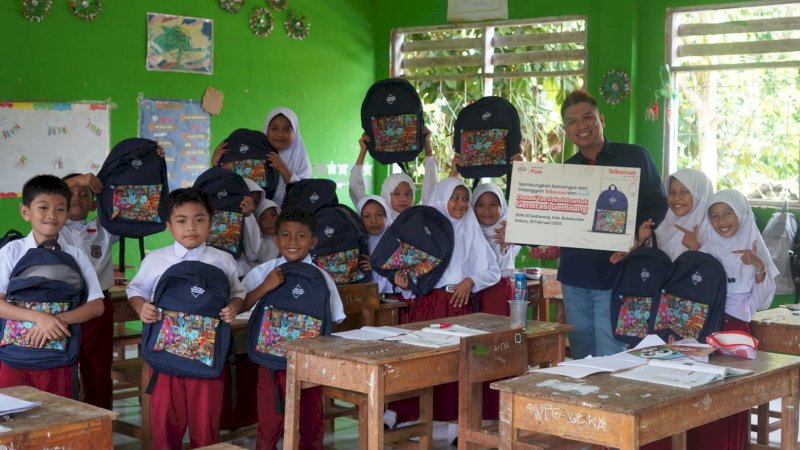 Telkomsel berdonasi untuk pendidikan 