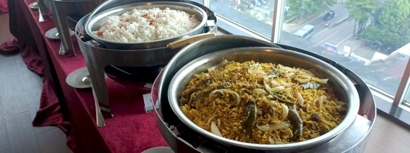 Nasi Kebuli jadi Menu Andalan Buka Puasa di Santika Hotel.Pesan Sekarang dapatkan Harga Spesial