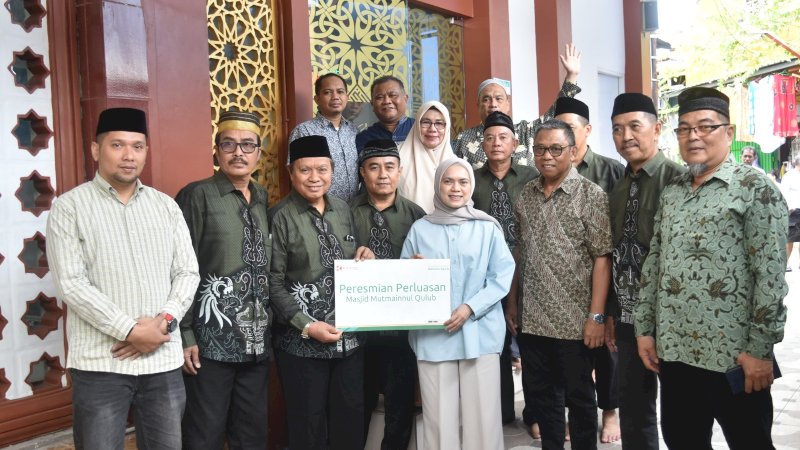 Finance & Legal Director KALLA, Imelda Jusuf Kalla bersama CEO Bumi Karsa, Kamaluddin meresmikan perluasan Masjid Mutmainnul Qulub  di Jl. Garuda Buntu, No. 45, Kelurahan Kunjung Mae, Kecamatan Mariso, Kota Makassar, pekan lalu.