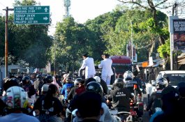 Penjemputan Meriah di Perbatasan Parepare-Barru, Tasming Hamid Ucap Terimakasih dan Mohon Maaf atas Kemacetan