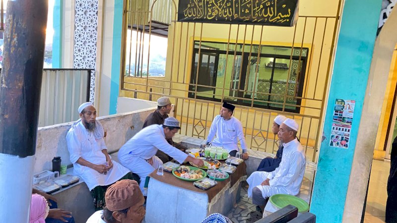 Tasming Hamid Buka Puasa Bersama Jemaah Masjid Al-Markaz