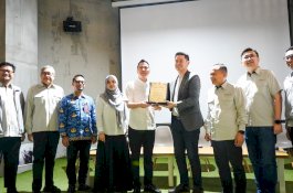 Tekan Emisi Karbon, KALLA-Suryanesia Resmikan PLTS