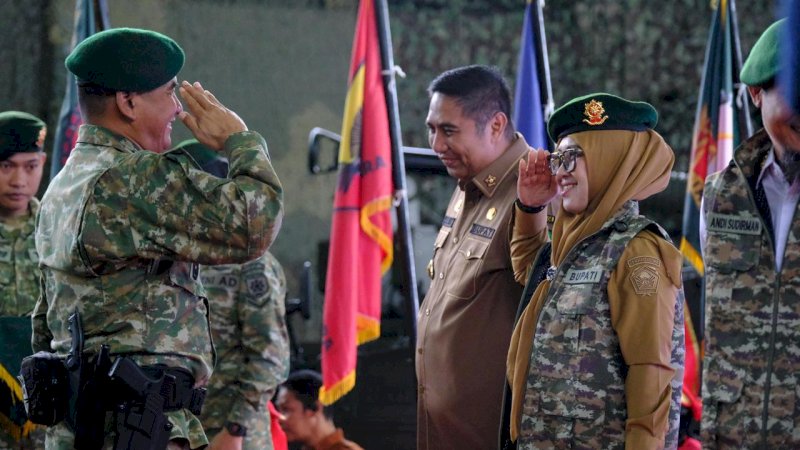 Bupati Gowa Dikukuhkan sebagai Warga Kehormatan Divif 3 Kostrad