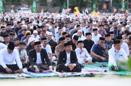 Wali Kota dan Wakil Wali Kota Parepare Hadiri Sholat Ied di Lapangan Andi Makkasau