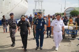 Wali Kota dan Wakil Wali Kota Parepare Tinjau Arus Balik di Pelabuhan Nusantara