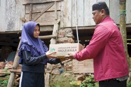LAZ Hadji Kalla Berbagi 10.000 Lebih Paket Sembako Idulfitri untuk Duafa di 4 Provinsi