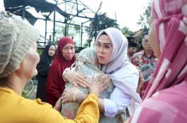 Bupati dan Wabup Barru Sigap Sambangi Korban Kebakaran, Ulurkan Bantuan Moril dan Materil