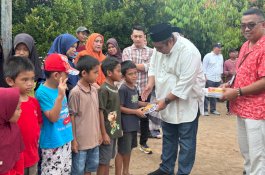  Bupati Maros Salurkan Bantuan Ke Siswa Korban Banjir, Pastikan Proses Belajar Berjalan Lancar