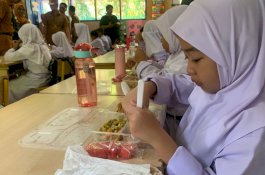 10 Sekolah di Maros Mulai Nikmati Makan Siang Bergizi Gratis