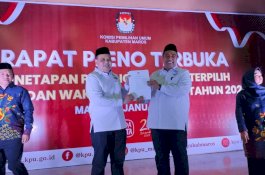 Chaidir Syam - Muetazim Mansyur Resmi Ditetapkan Sebagai Bupati dan Wakil Bupati Terpilih Oleh KPU Maros