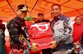  Pj Gubernur Sulsel Kunjungi Korban Terdampak Banjir di Maros