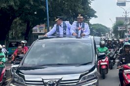 Tiba di Maros, Bupati dan Wakil Bupati Disambut Ribuan Pendukungnya