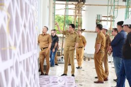 Bupati Suardi Saleh Ingatkan Kontraktor Masjid Raya Barru: Target Rampung Februari untuk HUT Kabupaten