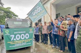 7.000 Paket Ramadan Bahagia BAZNAS Barru Disalurkan, Bupati Apresiasi Dedikasi Relawan