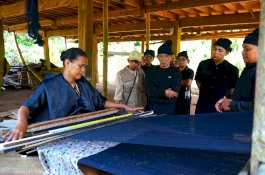 Tenun Kajang Menuju Perlindungan Indikasi Geografis, Potensi Ekonomi Masyarakat Adat Kajang Semakin Terbuka