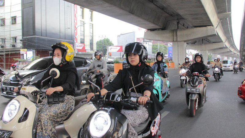 80 perempuan ikut konvoy Scoopy fashionable peringati hari Kartini