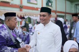 Hermanto Pimpin Pelepasan Jamaah Calon Haji Parepare