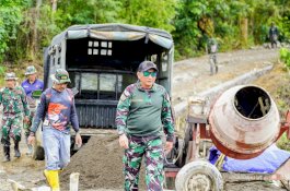 Dandim 1406/Wajo Tinjau Langsung Kegiatan Fisik TMMD Ke -124 di Desa Temmabarang