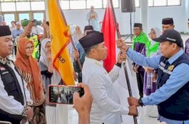 Bupati Wajo Resmi Lepas Jamaah Haji 2025, Ingatkan Jaga Nama Baik Daerah