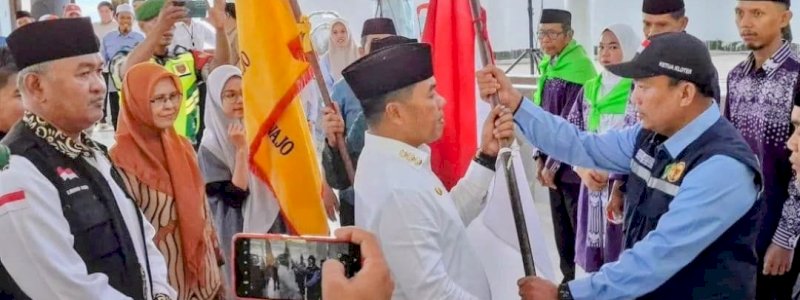Bupati Wajo Resmi Lepas Jamaah Haji 2025, Ingatkan Jaga Nama Baik Daerah