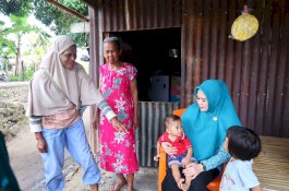 Sentuhan Kasih Tim Penggerak PKK Parepare untuk Balita Stunting di Lemoe