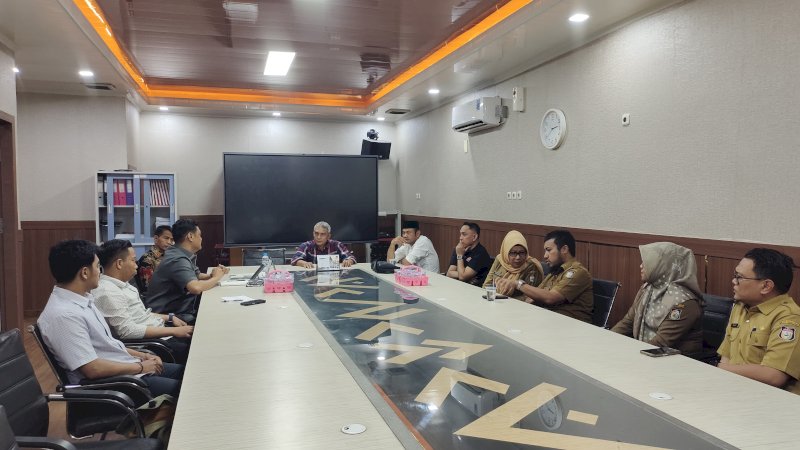 Komisi A Dewan Perwakilan Rakyat Daerah (DPRD) Makassar saat melakukan RDP dengan PT Aditarina Arispratama pada Senin 19/5/2025. (Dok Rakyatku)