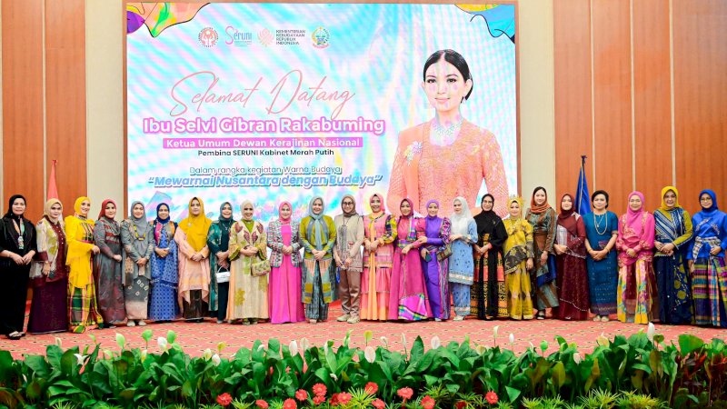 Ketua Dekranasda Parepare Hadiri Fashion Show Wastra Sulsel dan Peluncuran Ruang Bersama Indonesia 