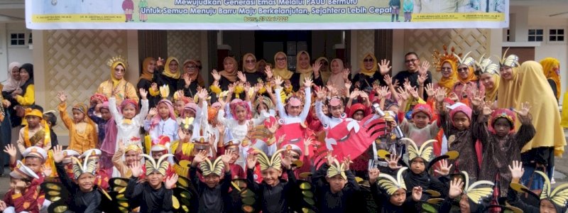 Ribuan Anak PAUD Penuhi Jalanan, Bupati Barru Sambut Generasi Emas Barru