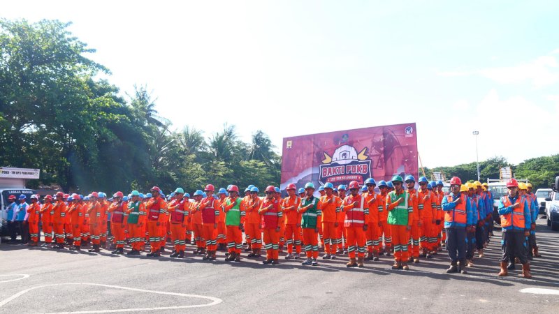 Personel PDKB tengah mengikuti apel pembukaan Bakti PDKB Semester I 2025, di Kabupaten Bantaeng (19/5).