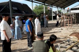 Idul Adha, Unismuh Makassar Sembelih 23 ekor Hewan Kurban untuk Warga Sekitar