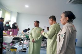 Dukung Kesehatan Anak, Wali Kota Parepare Hadiri Khitanan Massal Gratis