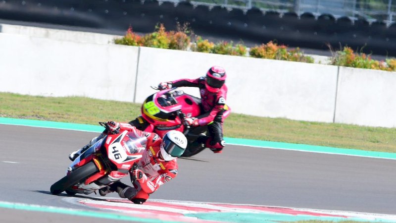 Pebalap Honda Bintang dan Veda 