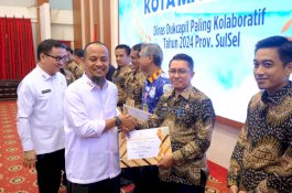 Disdukcapil Gowa Raih Penghargaan Gubernur Sulsel, Aktif Catat Akta Kematian