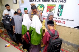 Pemkab Gowa Bersama TNI-Polri dan HMI Salurkan Bantuan Perlengkapan Sekolah ke Panti Asuhan