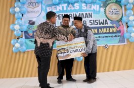 Tasming Hamid Dorong Pemerataan Bantuan Seragam Gratis Hingga ke Sekolah Swasta